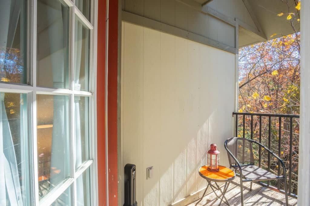 Sasquatch Lodge E Sleeps 13 Гатлинбург Экстерьер фото