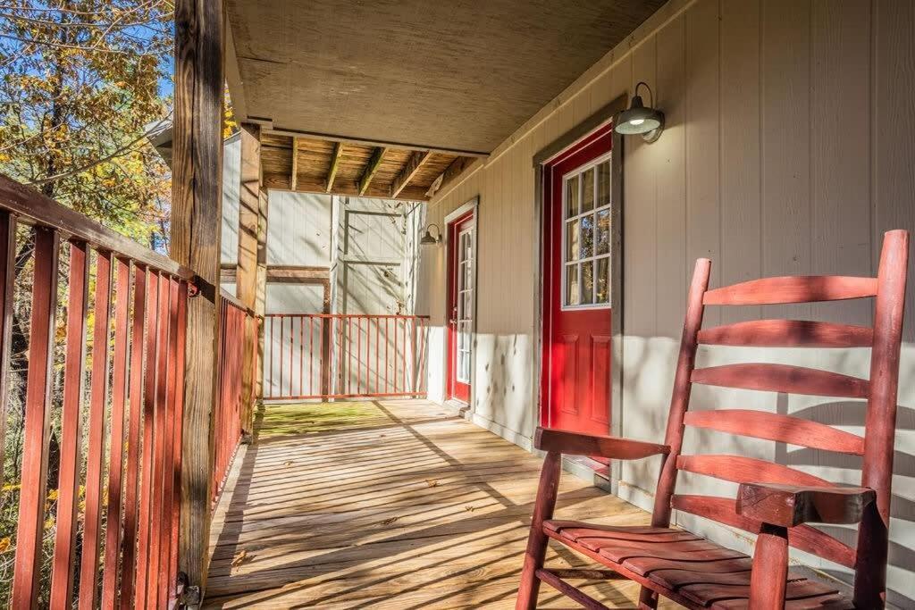 Sasquatch Lodge E Sleeps 13 Гатлинбург Экстерьер фото