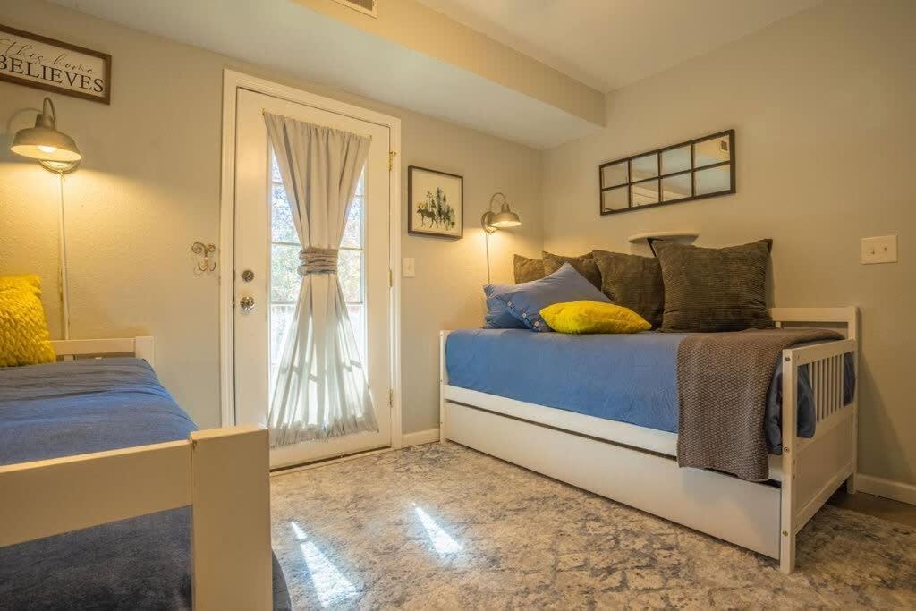 Sasquatch Lodge E Sleeps 13 Гатлинбург Экстерьер фото