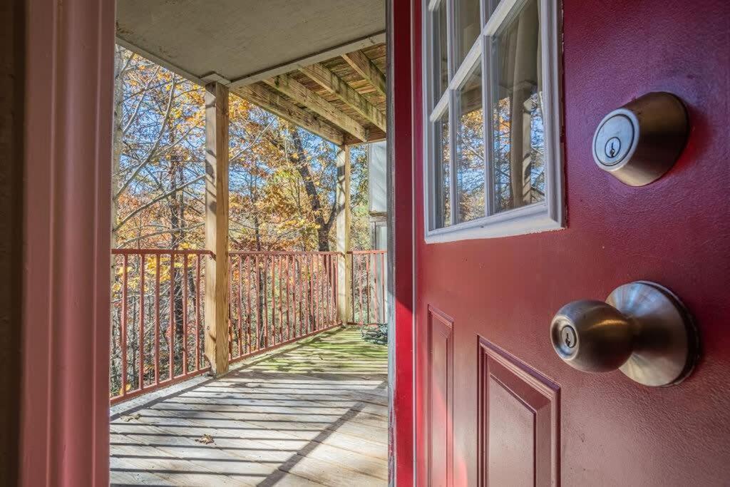 Sasquatch Lodge E Sleeps 13 Гатлинбург Экстерьер фото