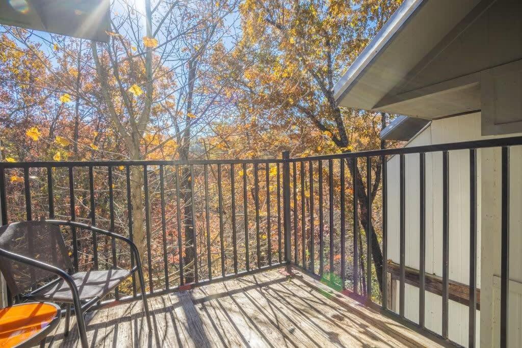 Sasquatch Lodge E Sleeps 13 Гатлинбург Экстерьер фото