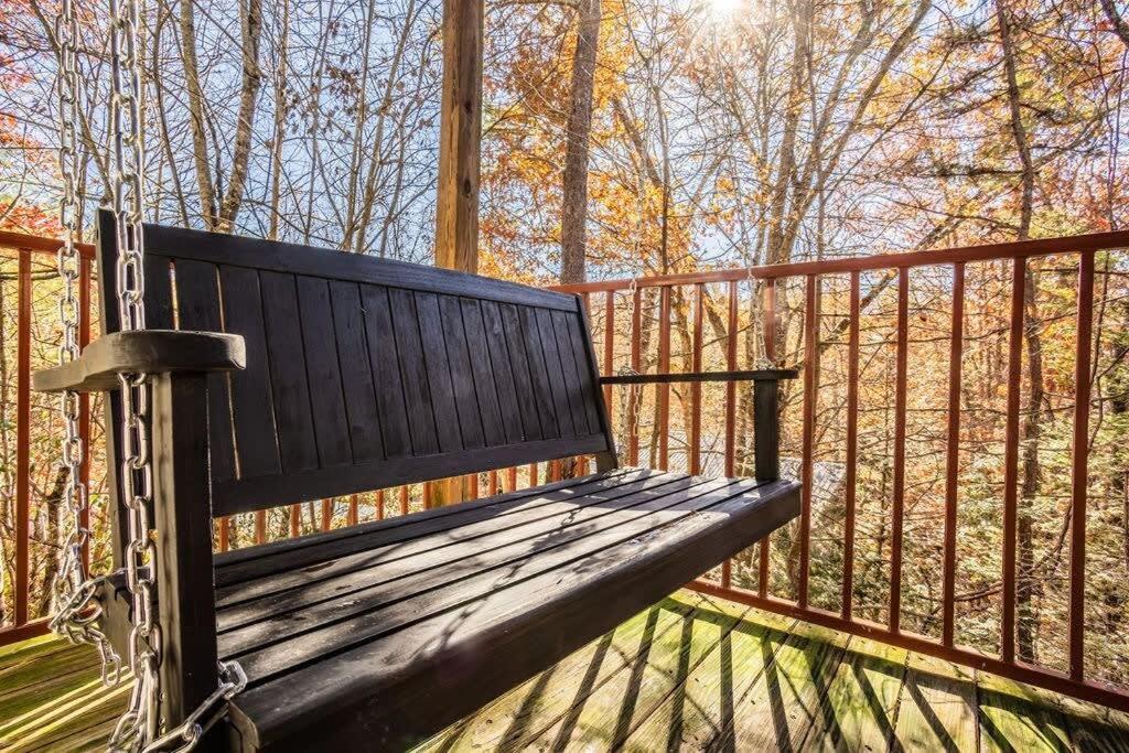 Sasquatch Lodge E Sleeps 13 Гатлинбург Экстерьер фото